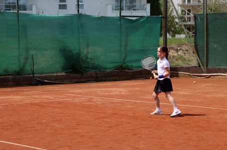 Etna Haxhismajli, tenistja nga Gjakova që premton shumë
