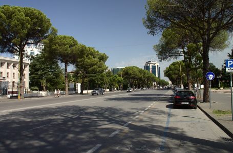 1 Qershori, dita pa makina në Tiranë